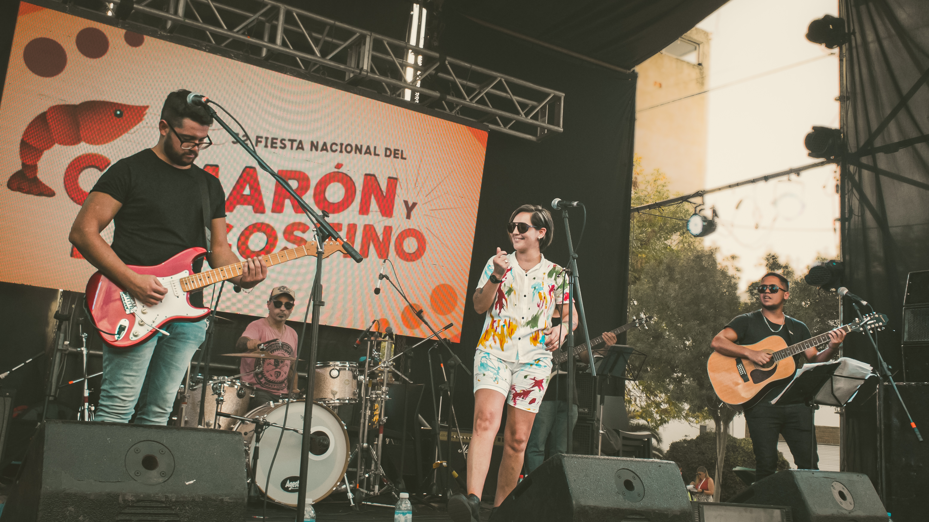 Amparo Sol Ringler en Fiesta Nacional del Camarón y el Langostino - Cantante argentina en vivo