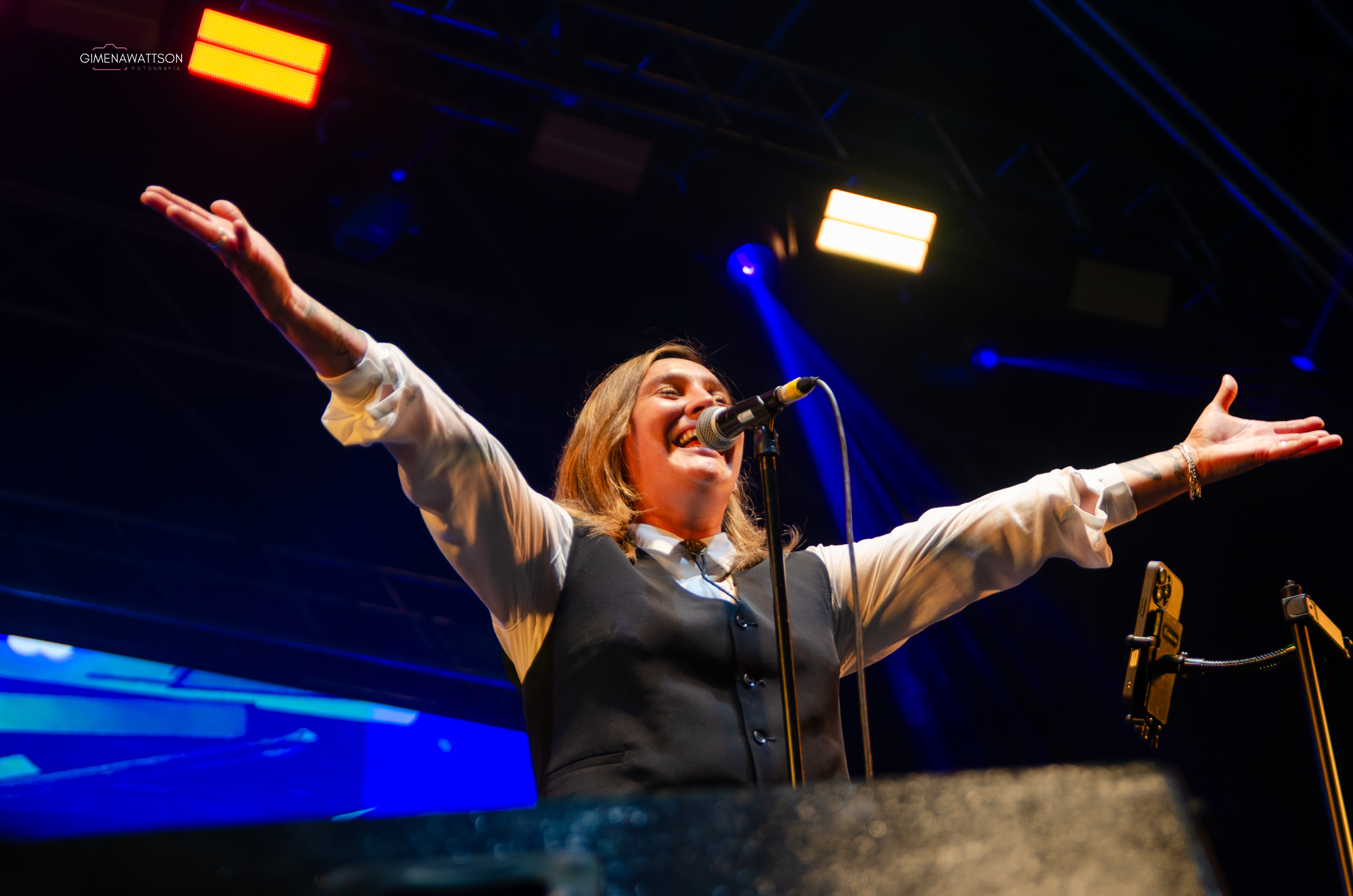 Amparo Sol Ringler cantante argentina en vivo - Rock, pop, folklore, cumbia, cuarteto y más