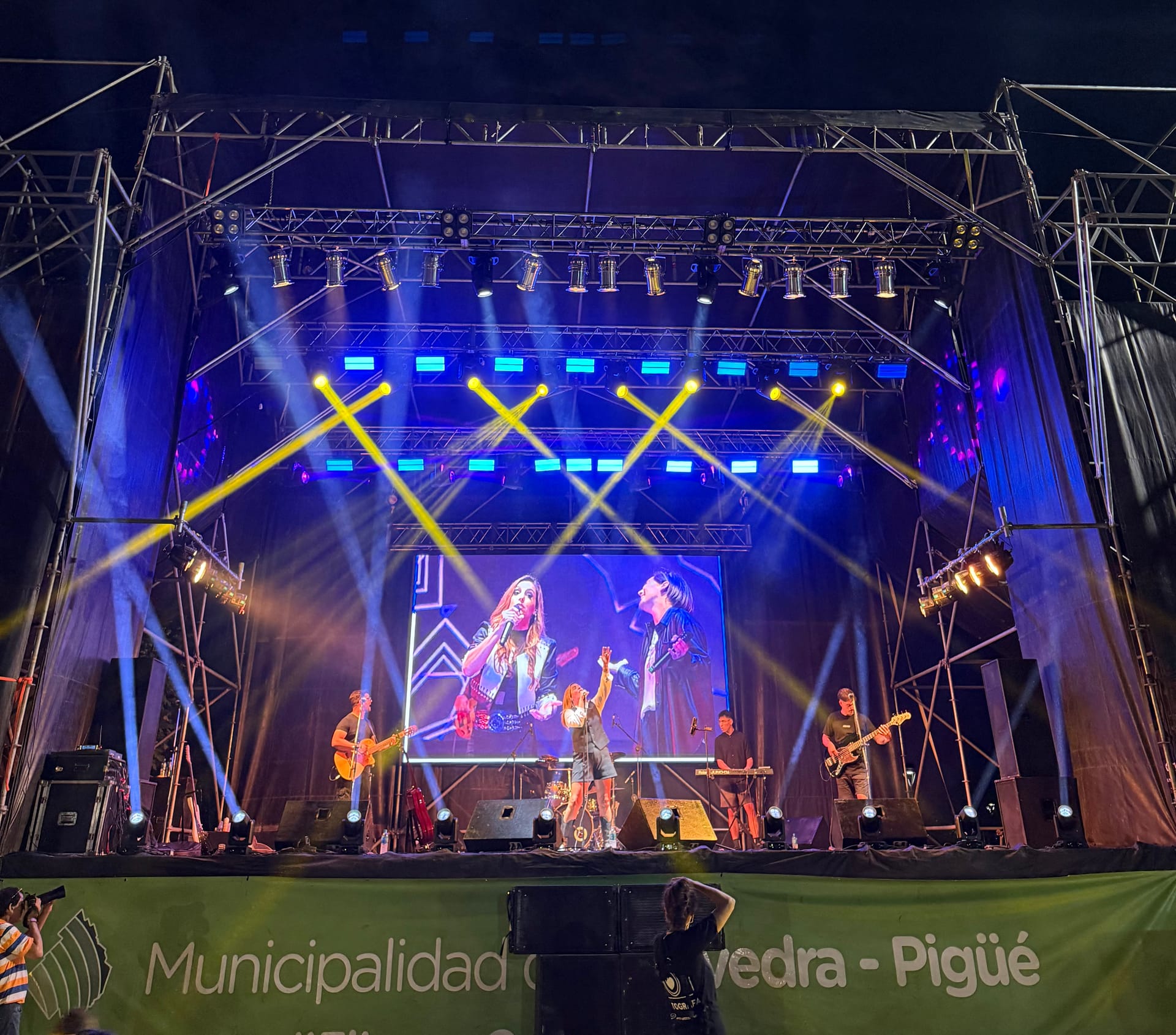 Amparo Sol Ringler en Fiesta de la Carbonada - Cantante argentina en vivo